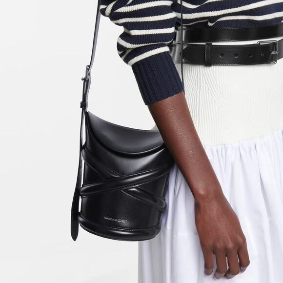 Alexander McQueen The Curve bucket bag small black - Picture 7 of 8